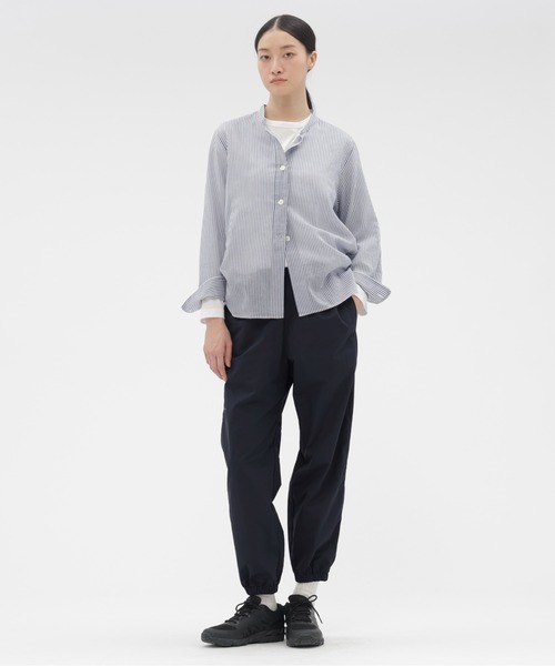MARGARET HOWELL(マーガレットハウエル)の「WATER REPELENT NYLON POPLIN(その他パンツ・レディース・ネイビー/カーキ・X-SMALL/SMALL)」の2枚目の写真