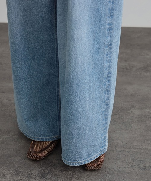 SALON adam et rope'（サロン アダム エ ロペ）の「【WEB限定】フロントタックデニムパンツ（デニムパンツ・レディース・サックスブルー/ブルー系その他4・M/S）」の12枚目の写真