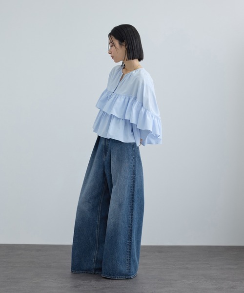 SALON adam et rope'(サロン アダム エ ロペ)の「【WEB限定】フロントタックデニムパンツ(デニムパンツ・レディース・サックスブルー/ブルー系その他4・M/S)」の3枚目の写真
