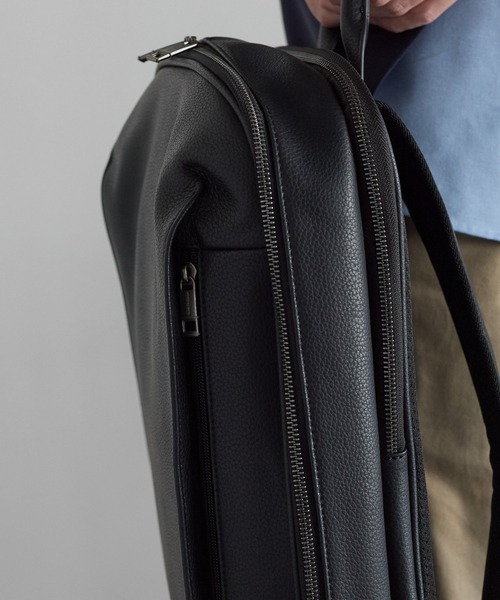 GUSCIO UOMO（グッシオ ウォーモ）の「【グッシオ　ウォーモ】牛革ビジネスリュック　スプリットレザー　通勤通学（ビジネスバッグ・メンズ・ダークグリーン/ブラック系その他/ネイビー/ブラック・FREE）」の13枚目の写真