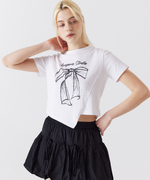 AWESOME STUDIO(オーサムスタジオ)の「アンバランス クロップ 半袖Tシャツ アイボリー(Tシャツ/カットソー・レディース・その他・FREE)」の3枚目の写真