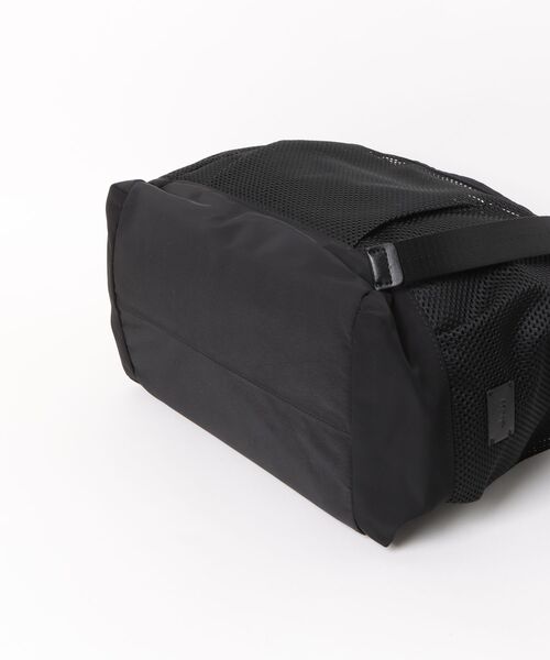 KATHARINE ROSS(キャサリンロス)の「【KATHARINE ROSS】メッシュポケットミドルトートバッグ(トートバッグ・レディース・ブラック/ライトベージュ・MEDIUM)」の4枚目の写真