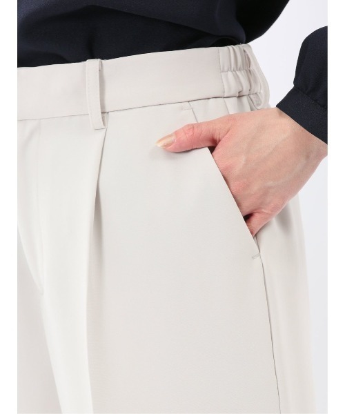 m.f.editorial（エムエフエディトリアル）の「【ストレッチ UV ウォッシャブル】m.f.エディトリアル レディース トリアセライク ワイドパンツ ライトグレー(セットアップ可能)（スーツパンツ・レディース・ライトグレー・X-LARGE/LARGE/MEDIUM/S）」の11枚目の写真