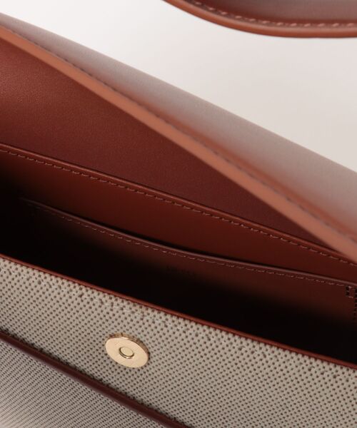 JW PEI（ジェイダブリューペイ）の「【JWPEI】Addisyn Shoulderバッグ（ハンドバッグ・レディース・ブラウン/ブラック・FREE）」の6枚目の写真