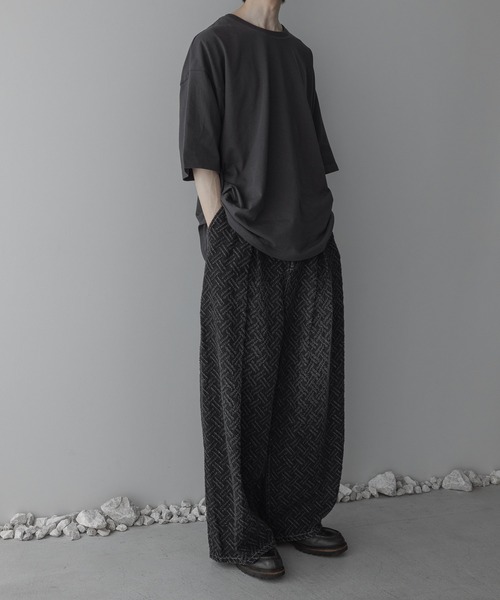 remer(リメール)の「ルーズニードルデニムパンツ / loose needle denim PT(デニムパンツ・メンズ・インディゴブルー/ブラック・LARGE/X-SMALL/MEDIUM/SMALL)」の19枚目の写真