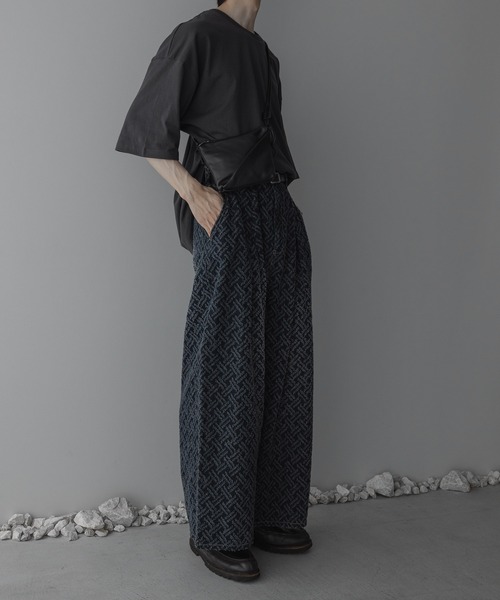 remer(リメール)の「ルーズニードルデニムパンツ / loose needle denim PT(デニムパンツ・メンズ・インディゴブルー/ブラック・LARGE/X-SMALL/MEDIUM/SMALL)」の18枚目の写真