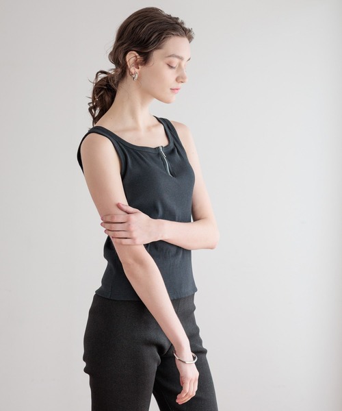 bijorie（ビジュリィ）の「【bijorie】[5つの機能付き]カップ付きハーフジップタンク／NEW BASIC（タンクトップ・レディース・ホワイト/ブラウン/ブラック・MEDIUM/LARGE/LG）」の9枚目の写真