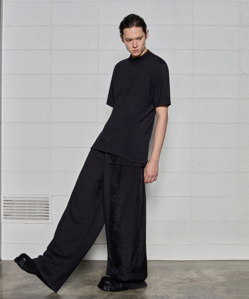 DGNAK(ディグナク)の「VシェイプクルーネックTシャツ(ブラック)(Tシャツ/カットソー・メンズ・ブラック・MEDIUM/LARGE)」の4枚目の写真