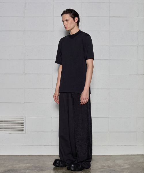 DGNAK(ディグナク)の「VシェイプクルーネックTシャツ(ブラック)(Tシャツ/カットソー・メンズ・ブラック・MEDIUM/LARGE)」の5枚目の写真