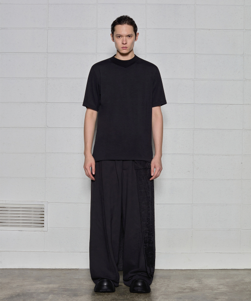 DGNAK(ディグナク)の「VシェイプクルーネックTシャツ(ブラック)(Tシャツ/カットソー・メンズ・ブラック・MEDIUM/LARGE)」の6枚目の写真