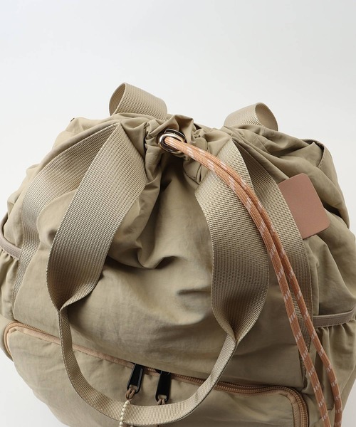 BACKYARD FAMILY(バックヤードファミリー)の「TakeMe Today 2way Purse tote(バックパック/リュック・レディース・ホワイト/ブラック/ベージュ/グレー・FREE)」の11枚目の写真