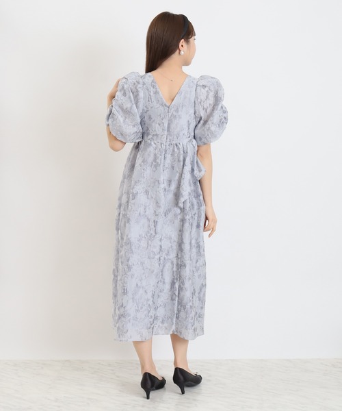 TRUDEA（トルディア）の「バルーンスリーブジャガード ドレス（ドレス・レディース・ライトグレー/ピンク・MEDIUM）」の13枚目の写真