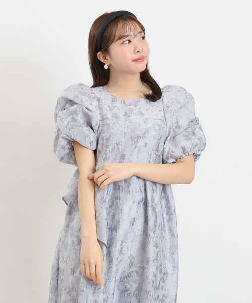 TRUDEA（トルディア）の「バルーンスリーブジャガード ドレス（ドレス・レディース・ライトグレー/ピンク・MEDIUM）」の15枚目の写真