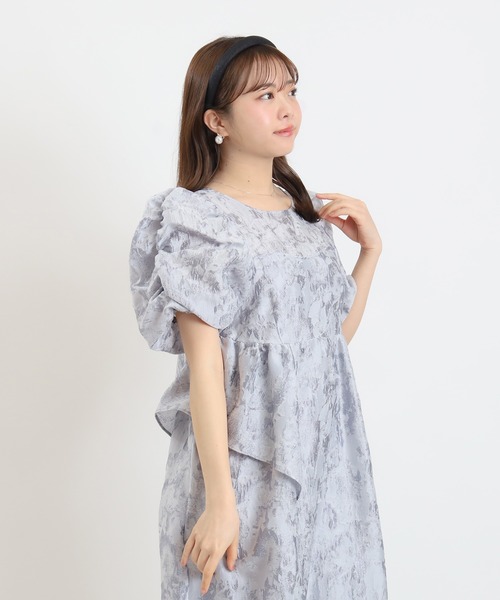 TRUDEA（トルディア）の「バルーンスリーブジャガード ドレス（ドレス・レディース・ライトグレー/ピンク・MEDIUM）」の17枚目の写真