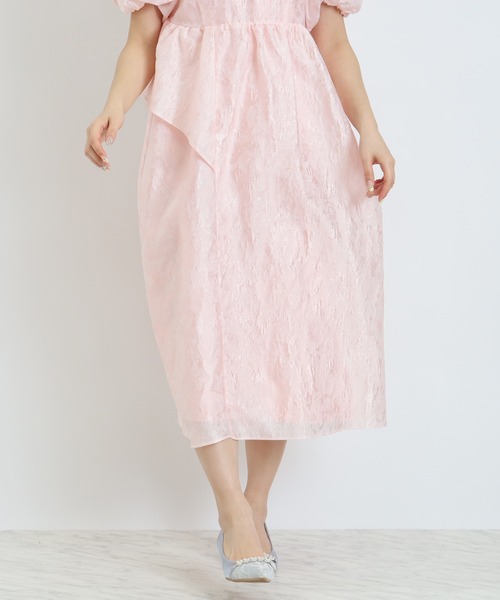 TRUDEA（トルディア）の「バルーンスリーブジャガード ドレス（ドレス・レディース・ライトグレー/ピンク・MEDIUM）」の3枚目の写真