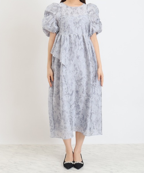 TRUDEA（トルディア）の「バルーンスリーブジャガード ドレス（ドレス・レディース・ライトグレー/ピンク・MEDIUM）」の4枚目の写真
