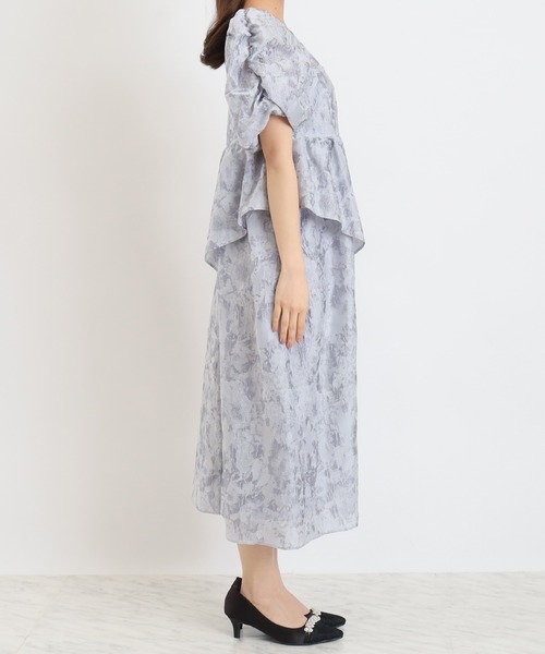 TRUDEA（トルディア）の「バルーンスリーブジャガード ドレス（ドレス・レディース・ライトグレー/ピンク・MEDIUM）」の5枚目の写真