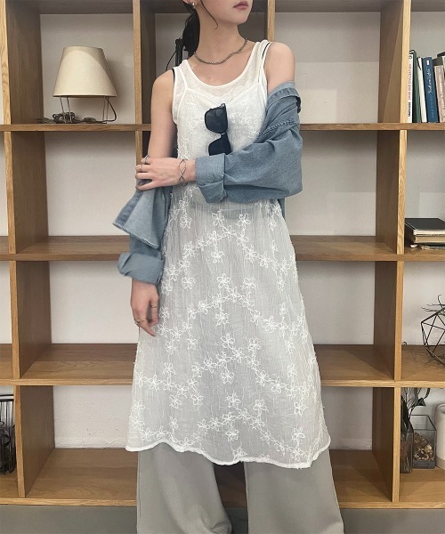 Rejoule(リジュール)の「フラワー刺繍 シアーキャミワンピース(ワンピース・レディース・ブラック/ホワイト・FREE)」の3枚目の写真