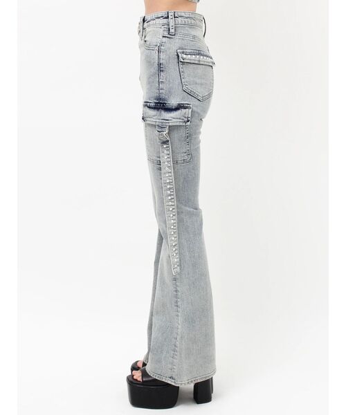 GYDA(ジェイダ)の「ハイウエストsacred edge cross ZIPデザインフレアデニムパンツ【セットアップ着用可能】(デニムパンツ・レディース・インディゴブルー/ライトブルー・MEDIUM/SMALL/X-SMALL)」の7枚目の写真
