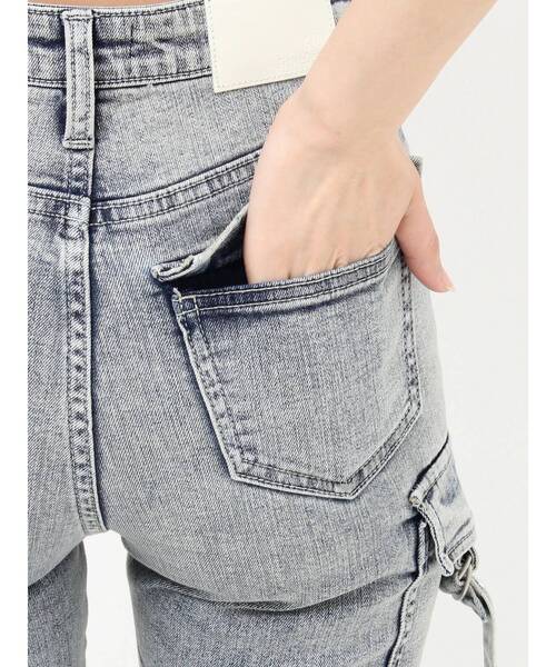 GYDA(ジェイダ)の「ハイウエストsacred edge cross ZIPデザインフレアデニムパンツ【セットアップ着用可能】(デニムパンツ・レディース・インディゴブルー/ライトブルー・MEDIUM/SMALL/X-SMALL)」の10枚目の写真