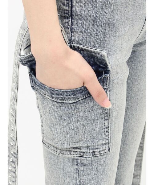 GYDA(ジェイダ)の「ハイウエストsacred edge cross ZIPデザインフレアデニムパンツ【セットアップ着用可能】(デニムパンツ・レディース・インディゴブルー/ライトブルー・MEDIUM/SMALL/X-SMALL)」の12枚目の写真