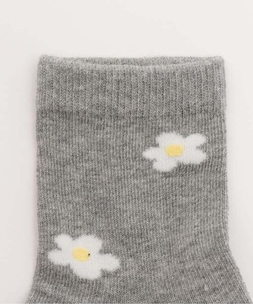 petit main(プティマイン)の「お花メロウショートソックス2P(ソックス/靴下・キッズ・レモンイエロー/オフホワイト/ラベンダー・M/L/S/SS)」の4枚目の写真