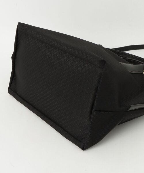 Roberta Pieri（ロベルタピエリ）の「ROBERTA PIERI （ロベルタ ピエリ）MICRO JACQUARD ND（トートバッグ・レディース・ネイビー/ブラック・F）」の4枚目の写真