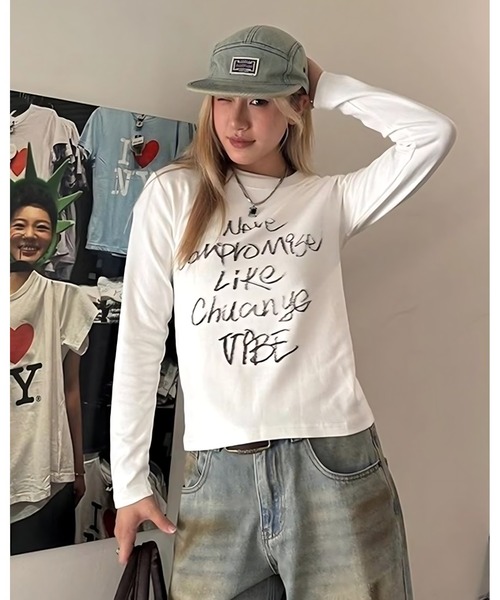 inst.ALL（インストール）の「クロップド丈ペイント風ロゴロンT（Tシャツ/カットソー・レディース・グレー/ホワイト/ブラック・M）」の4枚目の写真