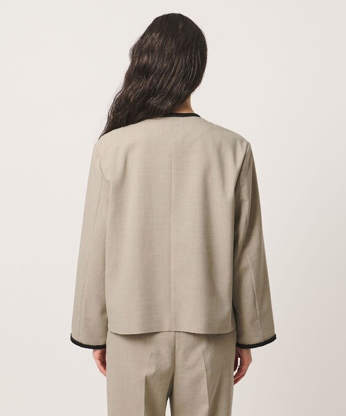 UNITED ARROWS(ユナイテッドアローズ)の「Spiree ASAMI ノーカラー ジャケット(ノーカラージャケット・レディース・ナチュラル/ネイビー・36/38/40)」の11枚目の写真