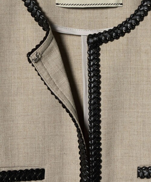 UNITED ARROWS(ユナイテッドアローズ)の「Spiree ASAMI ノーカラー ジャケット(ノーカラージャケット・レディース・ナチュラル/ネイビー・36/38/40)」の18枚目の写真