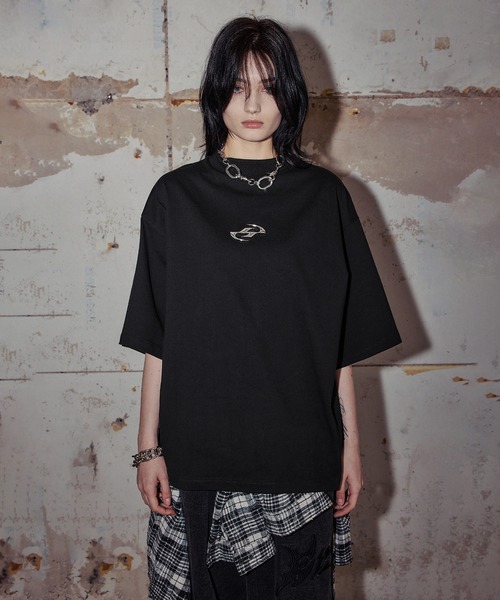ERAR(エラー)の「【ERAR】オーバーサイズメタルプレート無地モックネックTシャツ(Tシャツ/カットソー・メンズ・ブラック/ホワイト・L/M/S/XL)」の5枚目の写真
