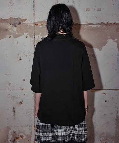 ERAR(エラー)の「【ERAR】オーバーサイズメタルプレート無地モックネックTシャツ(Tシャツ/カットソー・メンズ・ブラック/ホワイト・L/M/S/XL)」の7枚目の写真