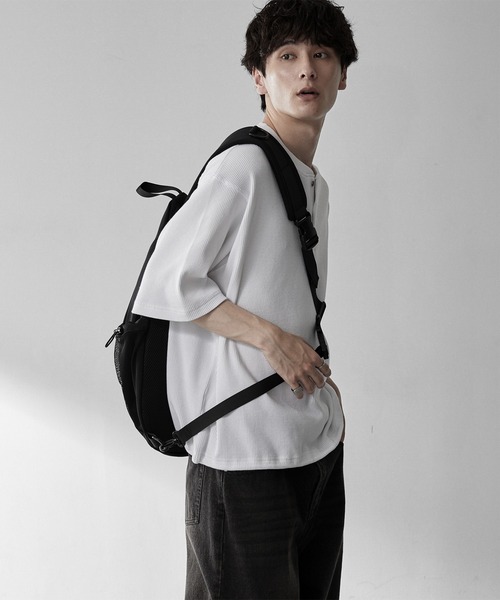 RUUBON(ルーボン)の「【RUUBON】one shoulder sling bag / ワンショルダースリングバッグ(撥水)(ショルダーバッグ・メンズ・ブラック・FREE)」の5枚目の写真
