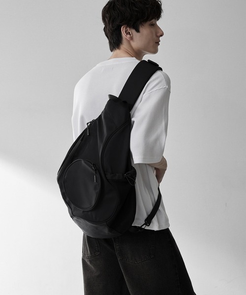 RUUBON(ルーボン)の「【RUUBON】one shoulder sling bag / ワンショルダースリングバッグ(撥水)(ショルダーバッグ・メンズ・ブラック・FREE)」の6枚目の写真