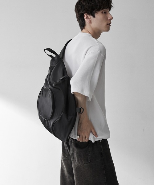 RUUBON(ルーボン)の「【RUUBON】one shoulder sling bag / ワンショルダースリングバッグ(撥水)(ショルダーバッグ・メンズ・ブラック・FREE)」の7枚目の写真