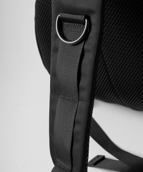 RUUBON(ルーボン)の「【RUUBON】one shoulder sling bag / ワンショルダースリングバッグ(撥水)(ショルダーバッグ・メンズ・ブラック・FREE)」の18枚目の写真