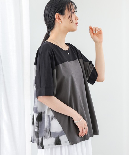 n'OrLABEL（ノアールレーベル）の「プリント切替配色カットソー（Tシャツ/カットソー・レディース・チャコール/グレイッシュベージュ・FREE）」の4枚目の写真