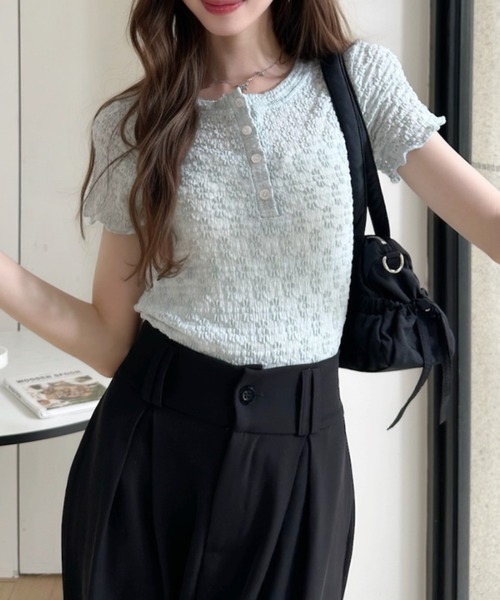 Ada.(エイダ)の「透かし編み風 ヘンリーネック シアー カットソー(Tシャツ/カットソー・レディース・イエロー/ブルー/ホワイト・FREE)」の3枚目の写真