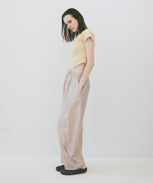 CLANE(クラネ)の「ROUND HEM SHORT SLEEVE TOPS(Tシャツ/カットソー・レディース・ブラック/ベージュ/ホワイト・2/1)」の18枚目の写真