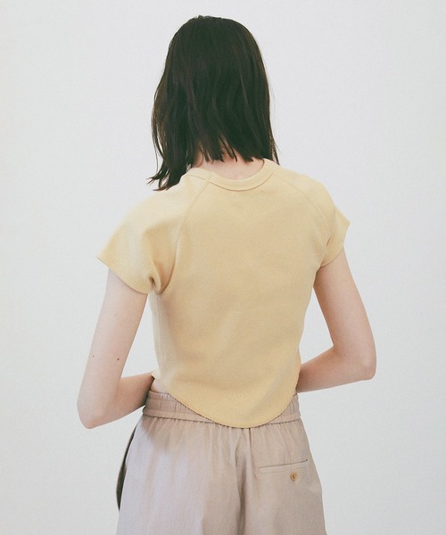 CLANE(クラネ)の「ROUND HEM SHORT SLEEVE TOPS(Tシャツ/カットソー・レディース・ブラック/ベージュ/ホワイト・2/1)」の16枚目の写真