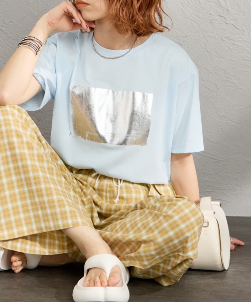 MAISON DE L'ALLURE（メゾンドゥラリュール）の「[MAISON DE L'ALLURE/メゾンドゥラリュール] アソートボックス 箔ロゴ プリントTシャツ（Tシャツ/カットソー・レディース・ホワイト/ブルー/チャコールグレー/オフホワイト・F）」の16枚目の写真
