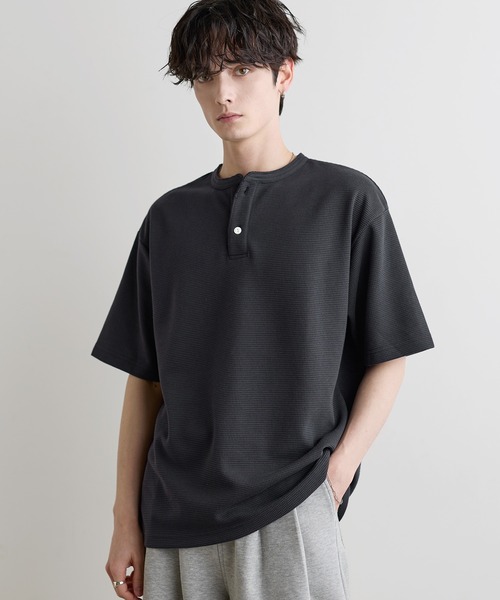 ASTRONOMY(アストロノミー)の「Buyer's Select /【吸水速乾】ドライワッフルヘンリーネック半袖Tシャツ(Tシャツ/カットソー・メンズ・ブラック/ブラウン/ホワイト/グレー・L/M/XL)」の1枚目の写真