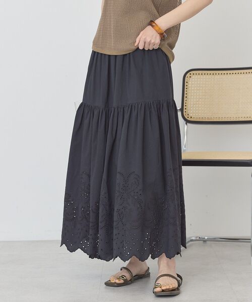 AMERICAN HOLIC(アメリカンホリック)の「アイレット刺繍ティアードスカート(スカート・レディース・レッド/ブラック/オフホワイト・FREE)」の5枚目の写真
