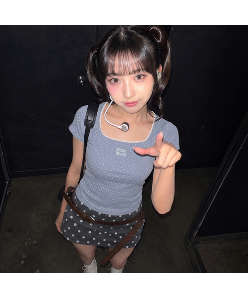 muahmuah（ムーアムーア）の「スクエアネック ドット ハーフスリーブ [5色]（Tシャツ/カットソー・レディース・ブラック/ホワイト/グレー/スカイブルー/ライトピンク・FREE）」の4枚目の写真