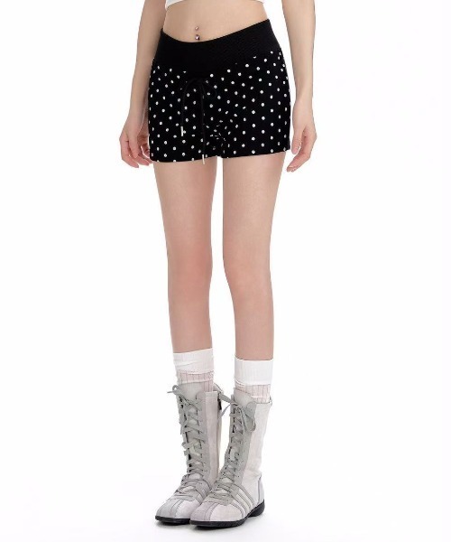 Achic(アシック)の「ドット柄ミニショートパンツ(その他パンツ・レディース・ホワイト/ブラック/グレー・M)」の16枚目の写真