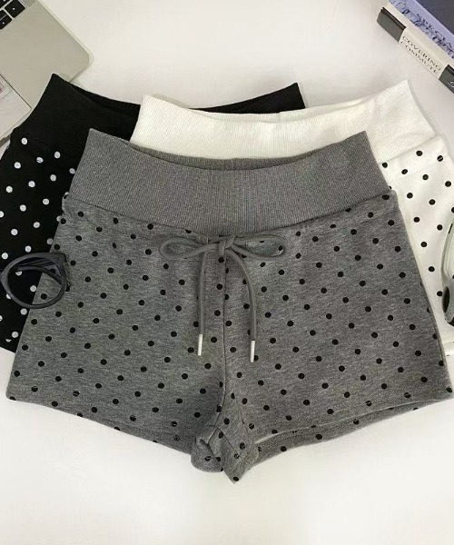 Achic(アシック)の「ドット柄ミニショートパンツ(その他パンツ・レディース・ホワイト/ブラック/グレー・M)」の17枚目の写真