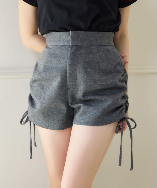 one after another NICE CLAUP(ワンアフターアナザーナイスクラップ)の「サイドドロストショートパンツ(その他パンツ・レディース・ブラック/チャコールグレー/オフホワイト・FREE)」の3枚目の写真