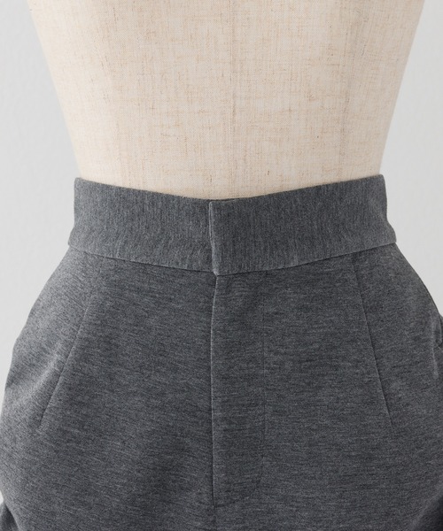 one after another NICE CLAUP(ワンアフターアナザーナイスクラップ)の「サイドドロストショートパンツ(その他パンツ・レディース・ブラック/チャコールグレー/オフホワイト・FREE)」の8枚目の写真