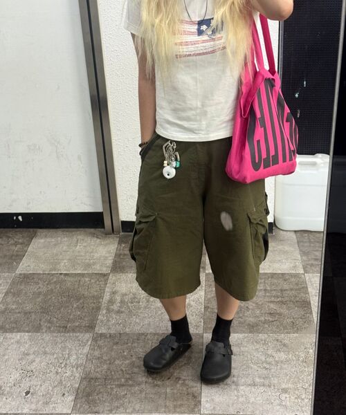 KIJIKO（キジコ）の「ke614. Washed Bermuda Cargo Pants Khaki（その他パンツ・レディース・カーキ・SMALL/MEDIUM）」の13枚目の写真