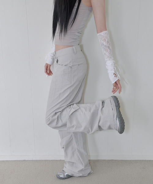 41PRAY（サイルプレイ）の「Nylon Flap Wide Pants / Grey（その他パンツ・レディース・チャコールグレー・1/2）」の3枚目の写真